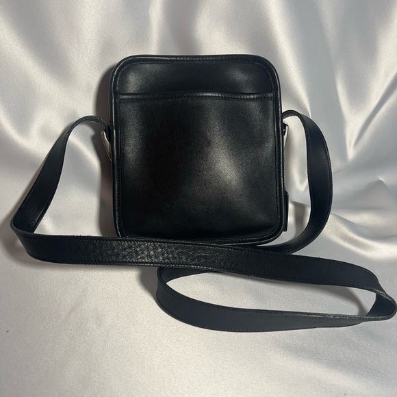 Coach Vintage crossbody bag. #9817 - Picture 1 of 10